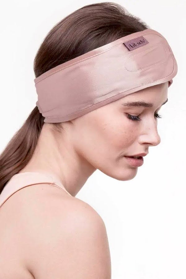 KITSCH Satin Sleep Headband allows you to say goodbye to bed head with this nighttime accessory. The chic satin charmeuse construction protects your hair from friction while you sleep, all you to wake up flawless without frizzy hair.  Elevate your sleep with the luxury that you deserve. Built-in ponytail holder that saves your style and prevents ponytail dents. Effective at protecting & holding fragile hair in place along the hairline.